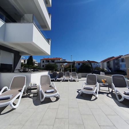 Seahorse Luxury Apartment With Pool And Sea View ノヴァリャ エクステリア 写真