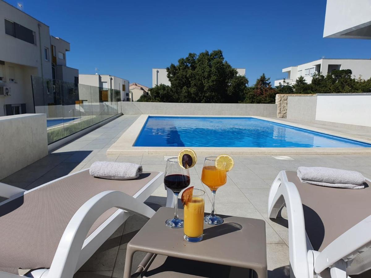 Seahorse Luxury Apartment With Pool And Sea View ノヴァリャ エクステリア 写真